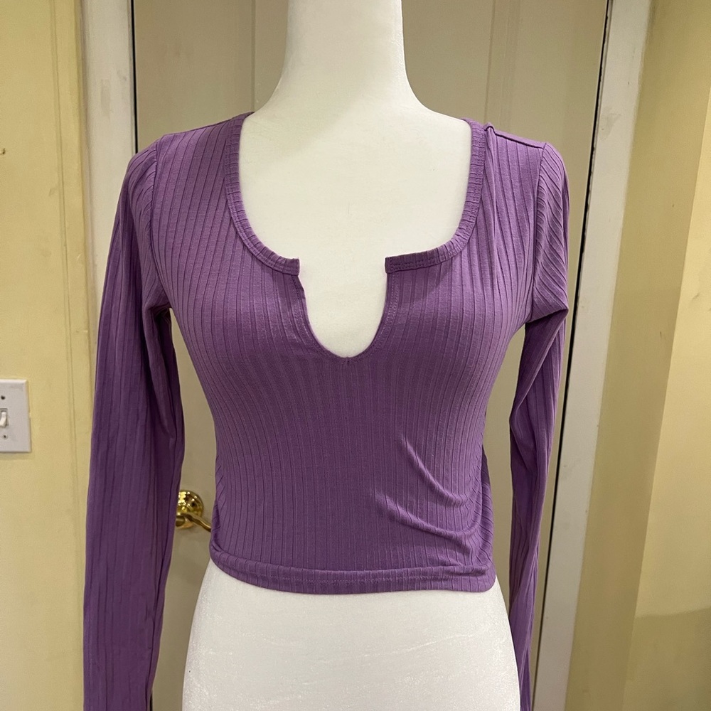 Forever 21 lilac color to pin excellent condition